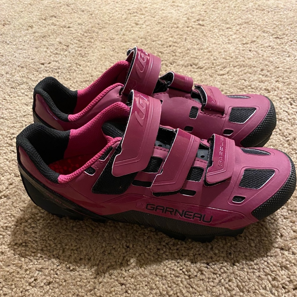 GARNEAU size 7 spin shoes